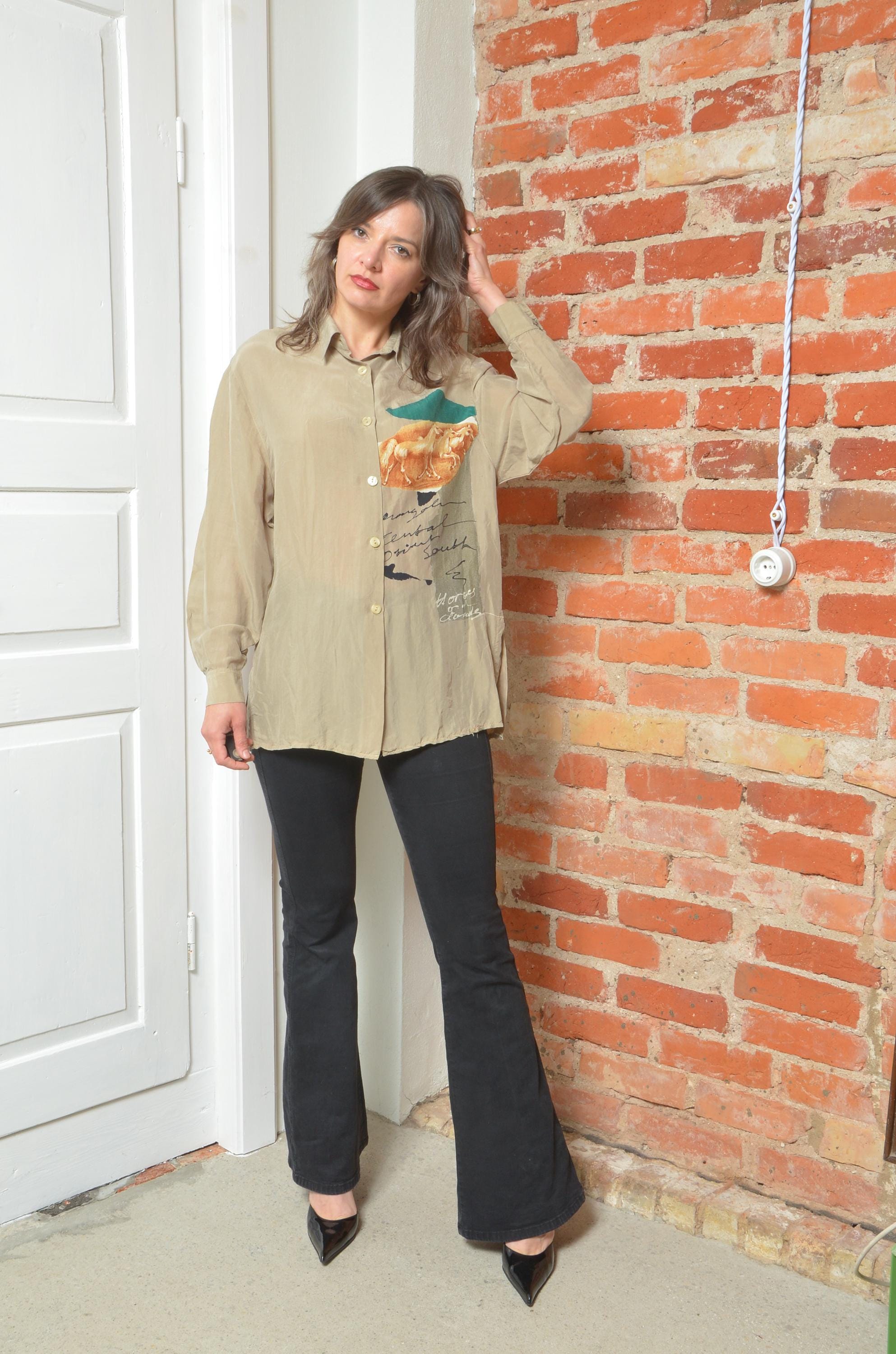 Vintage 90s Horse Print Button-Up Blouse – Collared Long Sleeve Shirt – Size Medium