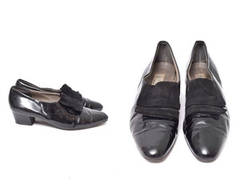 Vintage 90's Black Italian Patent Leather Loafers with Velvet Flaps (Made in Italy)