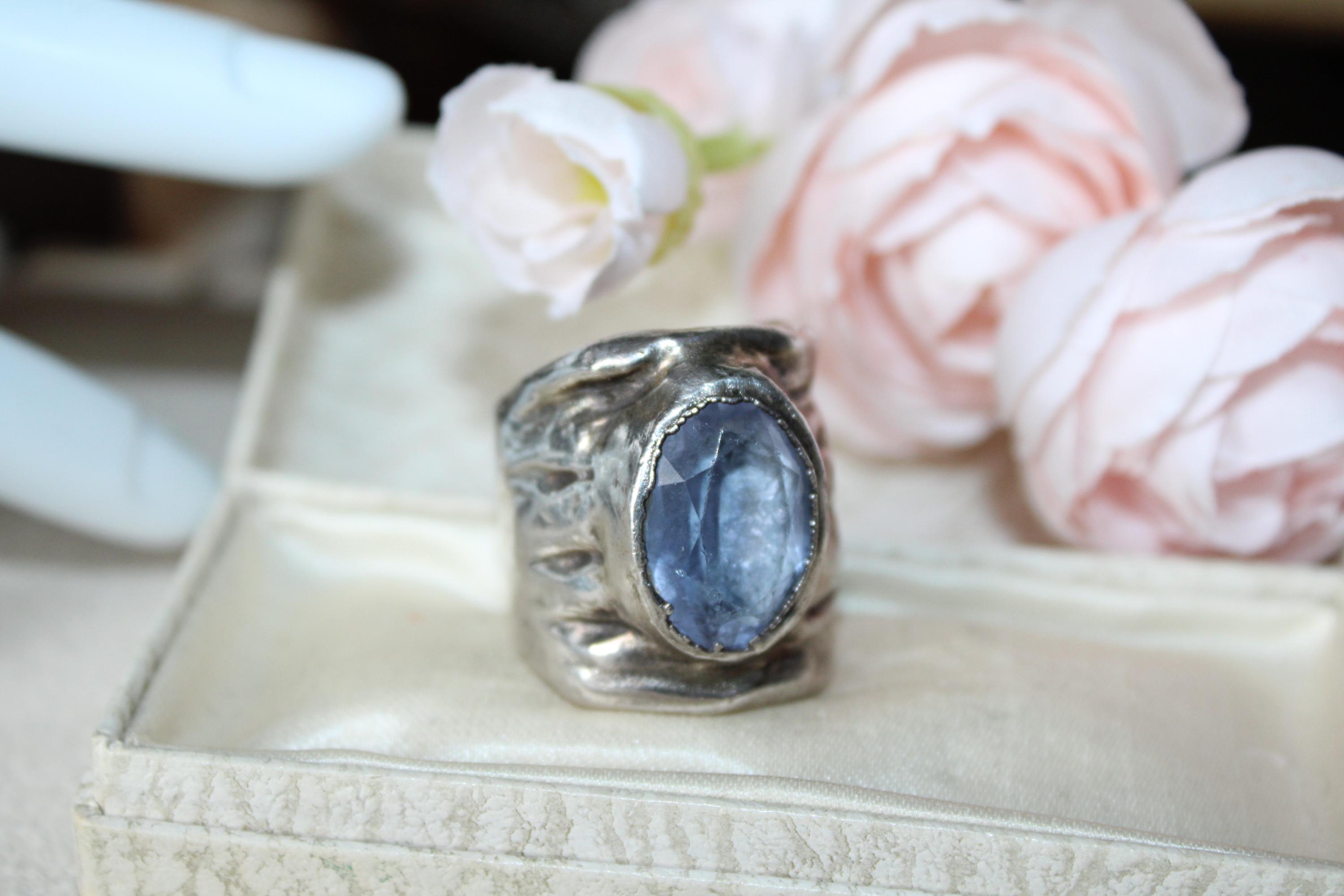 ヴィンテージ スターリングシルバー ブルーガラス ステートメント