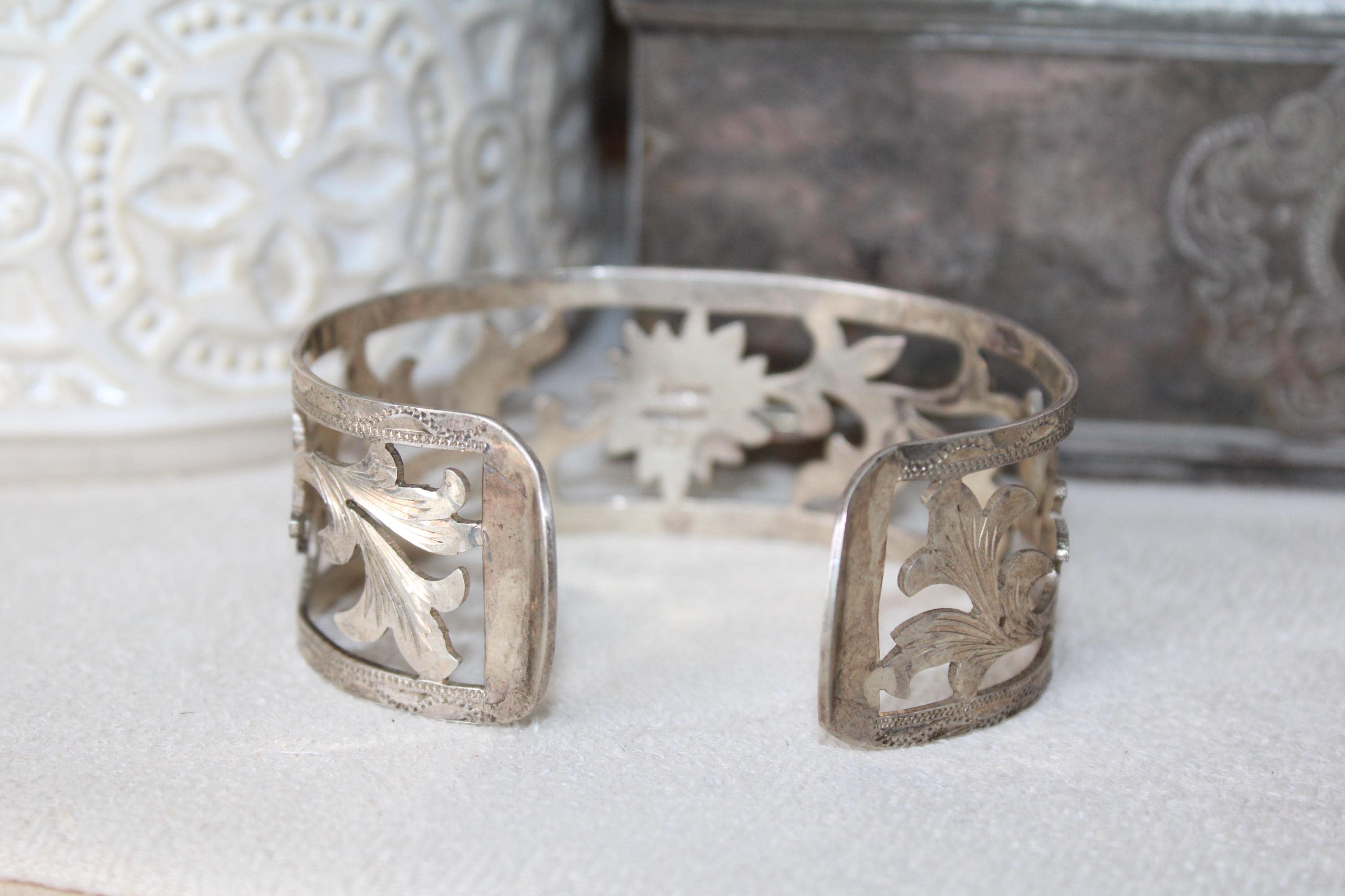 アールデコ調ヴィンテージ彫刻スターリングシルバーフローラルカフ