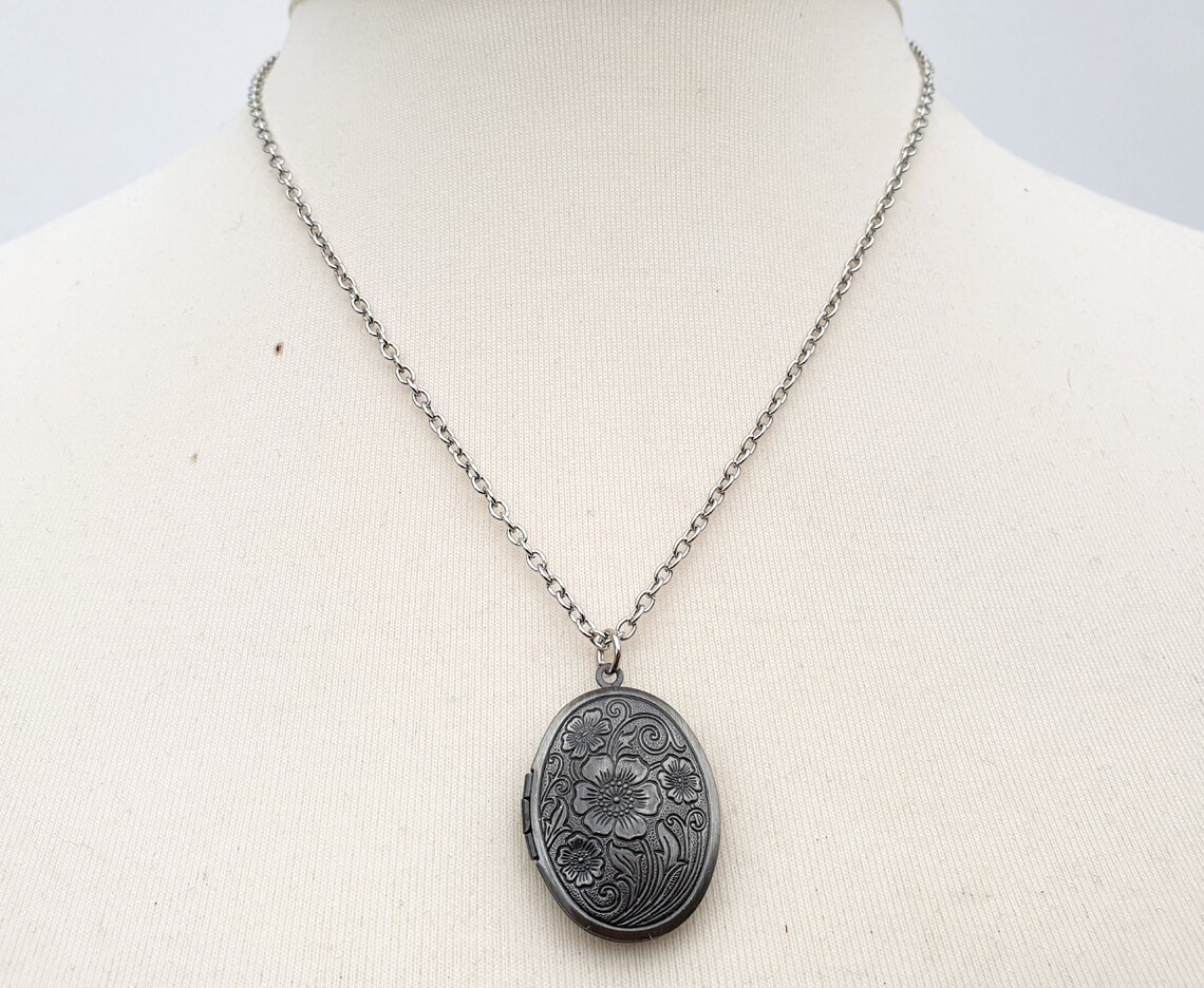Silver Tone Locket Necklace in Vintage Style Antique Silver Etsy