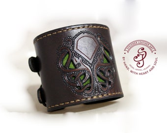 Engraved bracelet, Carved Leather Vambrace, Unique viking bracelet,Leather Wrist Cuff Bracelet Arm Wrap, Norse bracelet, Personalized bangle