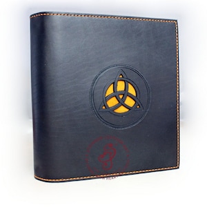 Infinity Knot Notizbuchhülle aus Leder, Ledermappe A5 - personalisierte Künstlergeschenke. Leder Geschenke zum 3. Jahrestag, Geschenk für beste Freunde