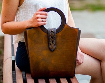 Hand Tooled Full grain Leather Shoulder Bag, Everyday Women's Genuine Tan Leather handbag, Leather Shoulder Bag, Saddle Handbag