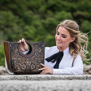 Women&#39;s Leather Bag, Brown Leather Tote Bag, Leather Shoulder Handbag Gift for Her, Elegant and Unique Messenger Satchel for her