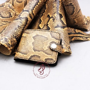 Cartera plegable para hombre de piel de serpiente auténtica de pitón auténtica Cartera de piel de serpiente hecha a mano / cartera delgada / cartera minimalista