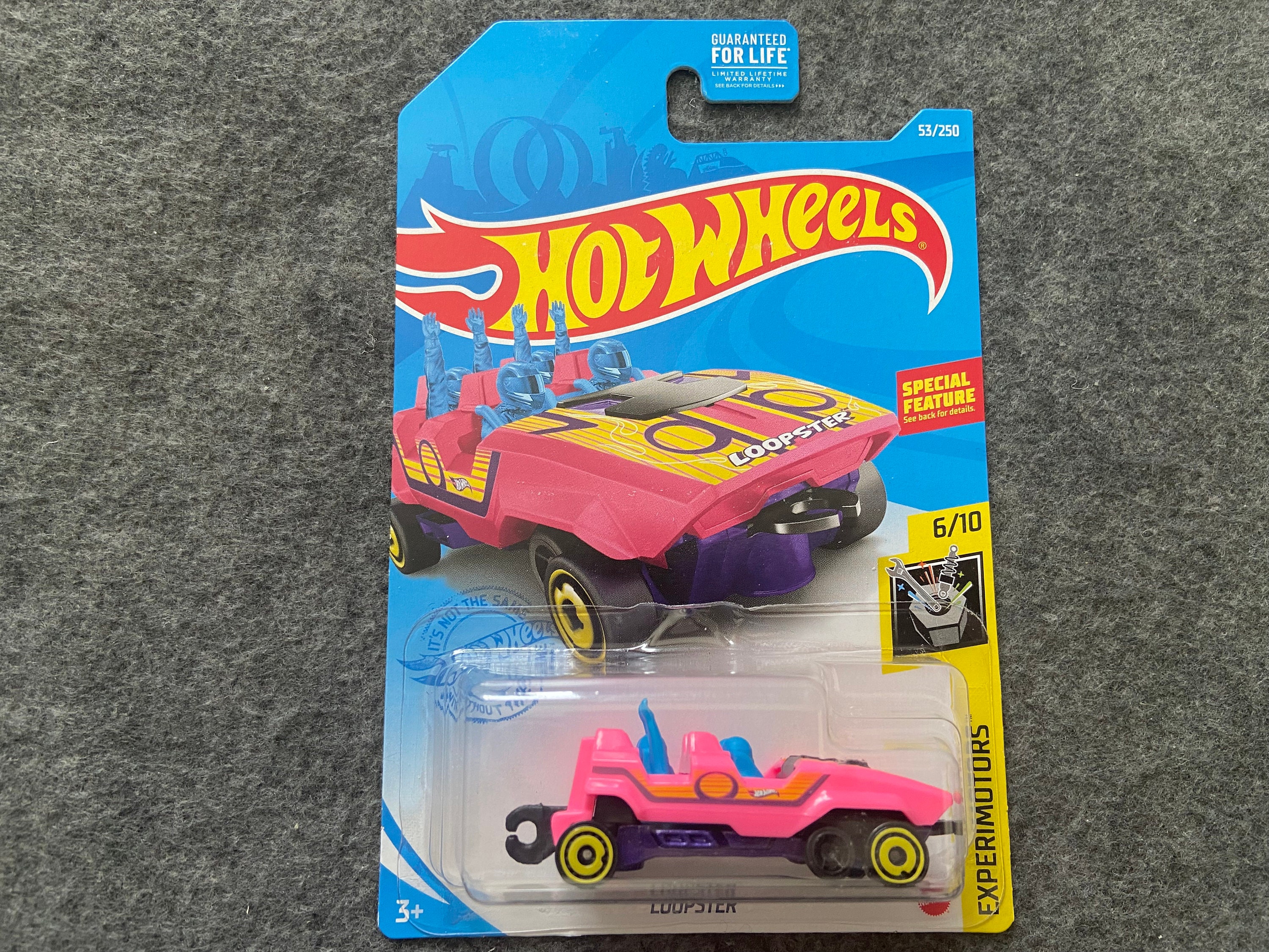 Hot Wheels Loopster Pink Car – 1/64 Scale Die-Cast With Loop-the-Loop Track, Toy For Kids Ages 3+