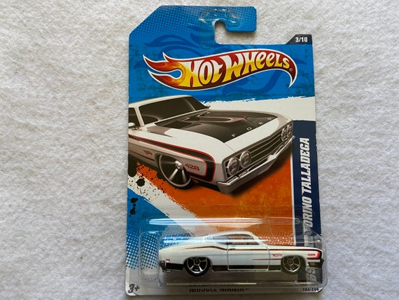 HW Hot WHeeLS Ford Torino Talladega ホットウィール '69 フォード