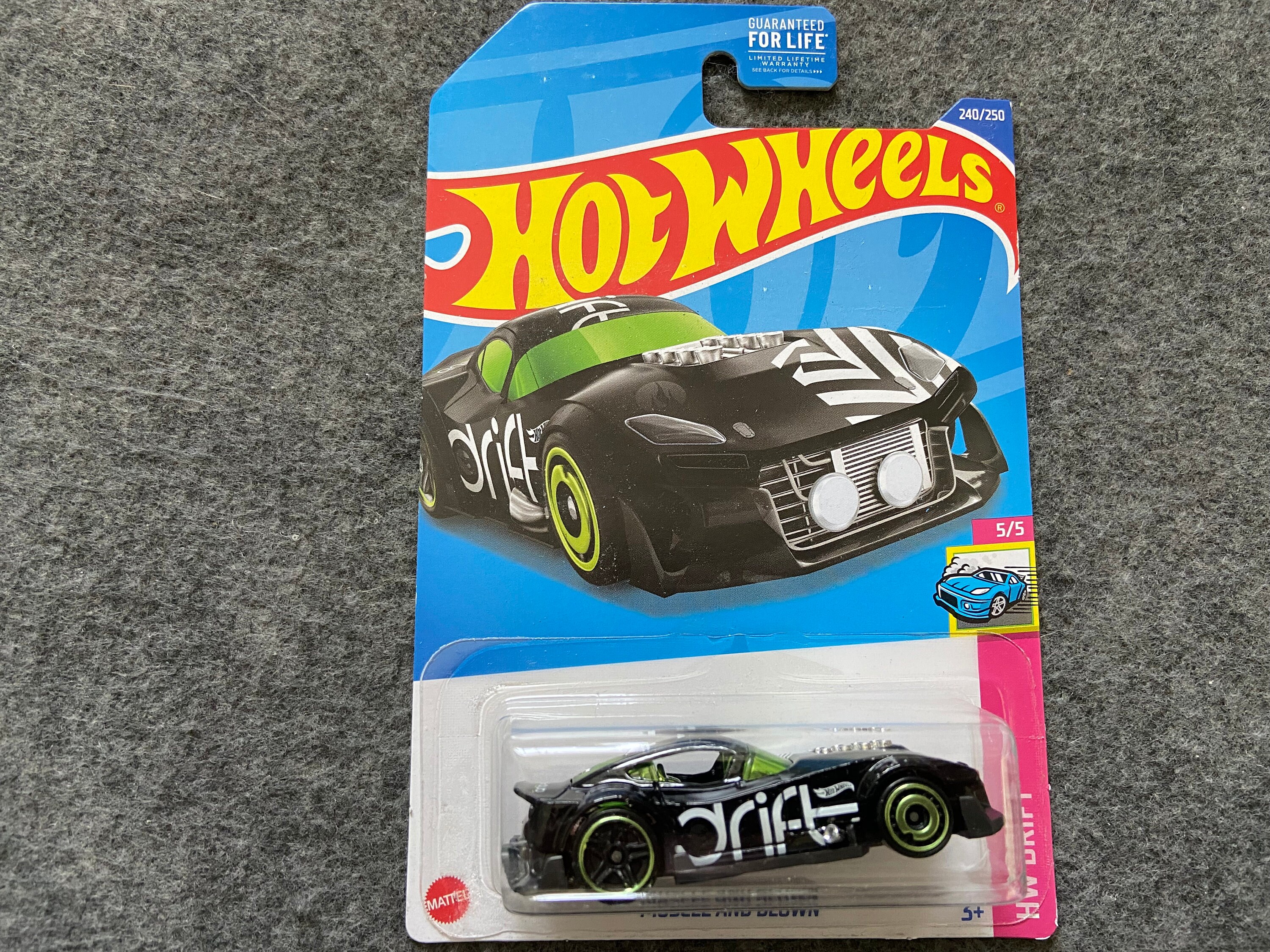 GiantUniverse - Etsy