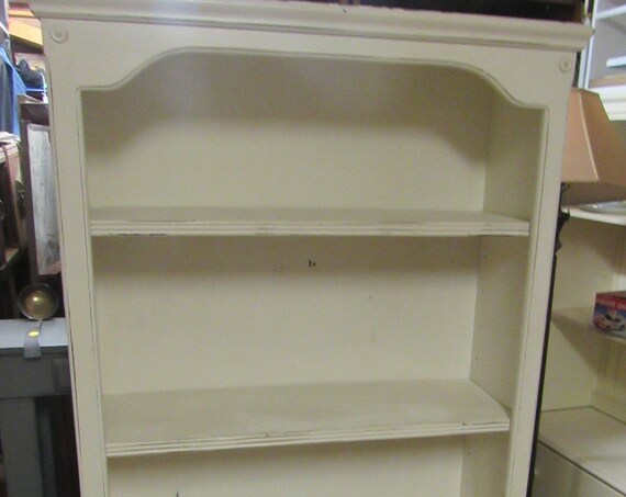 Vintage white bookshelf