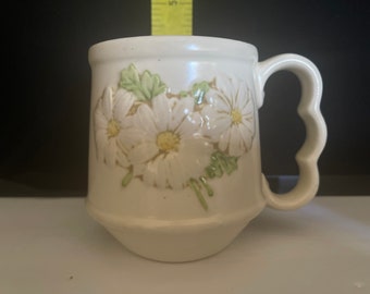 Poppytrail Daisy cup