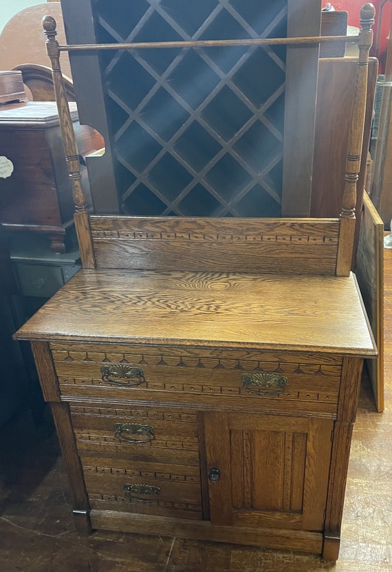 Tiger Oak Wash Stand with towel rack