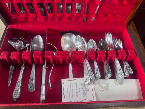Harmony House silver plate set with box