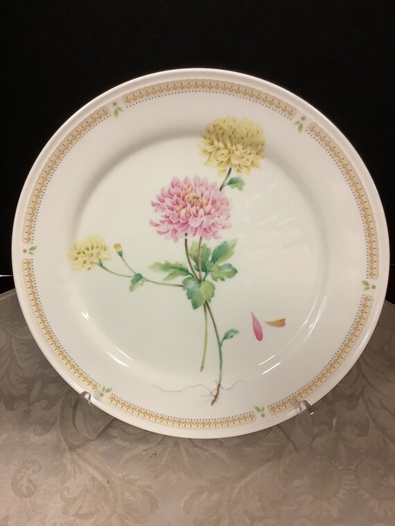 Mikasa Nature’s Garden Dinner Plates 10 1/2”