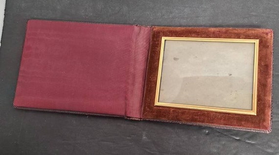 Travel photo frame holder