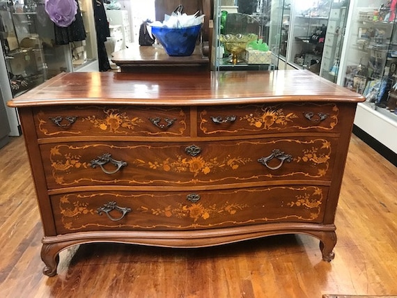 Burl wood dresser with four drawers