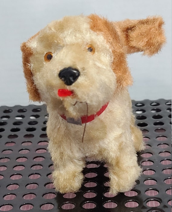 Wind Up puppy with wagging tail