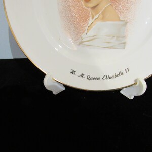 Queen Elizabeth Commemorative Plate image 2