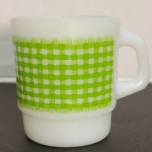 Mok met groene gingang-print en vuurkoning