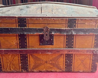 1800 年代の金属製スチーマー トランク / 車輪 / ハンドルなし / 収納