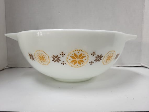 Pyrex Country Cinderella Bowl
