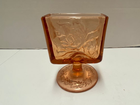 Coral Square Pedestal Glass