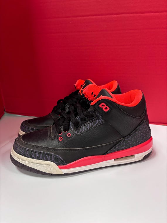 Nike Air Jordan 3 Crimson