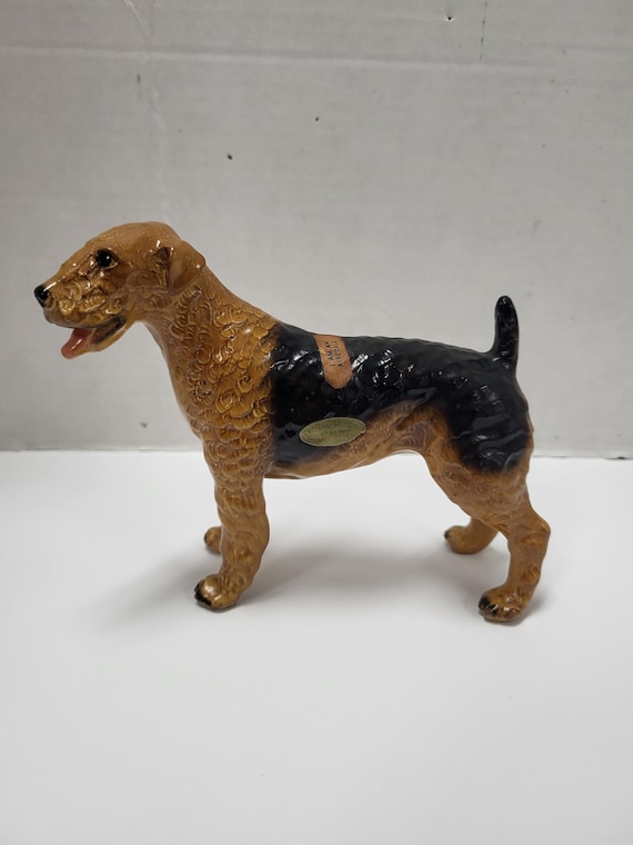 Morten's Airedale Porcelain Dog