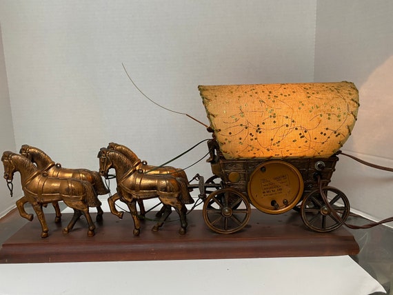 Covered Wagon Clock Lamp