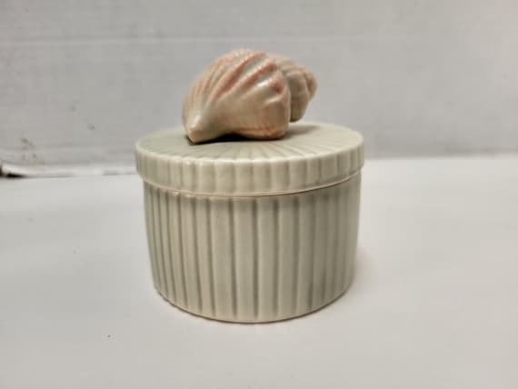 Fitz and Floyd Ceramic Shell Box