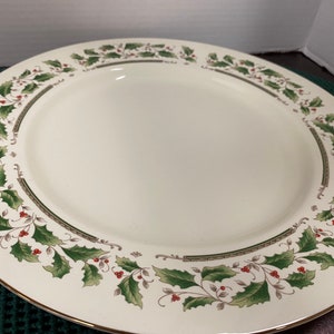 Royal Holly Large Plate