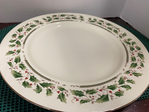 Royal Holly Large Plate