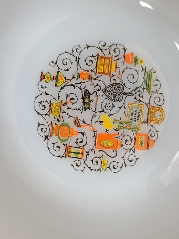 Fire King Homestead berry bowl