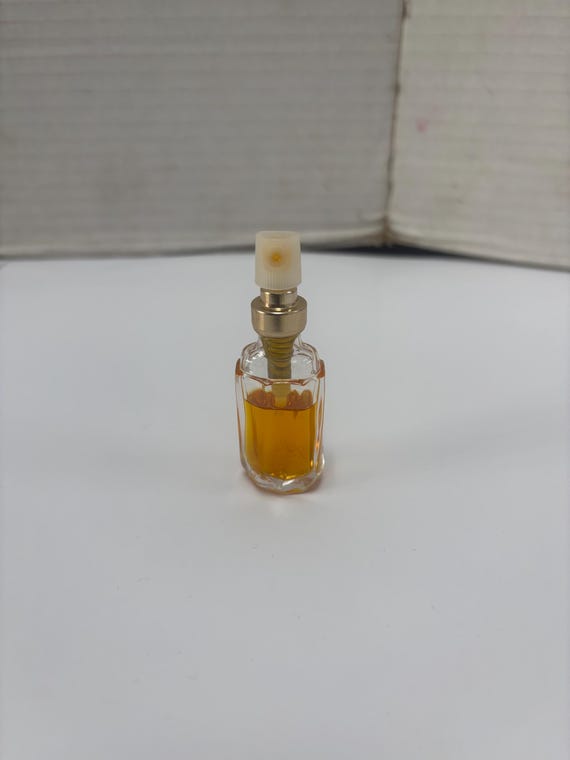 Knowin Estée Lauder Fragrance