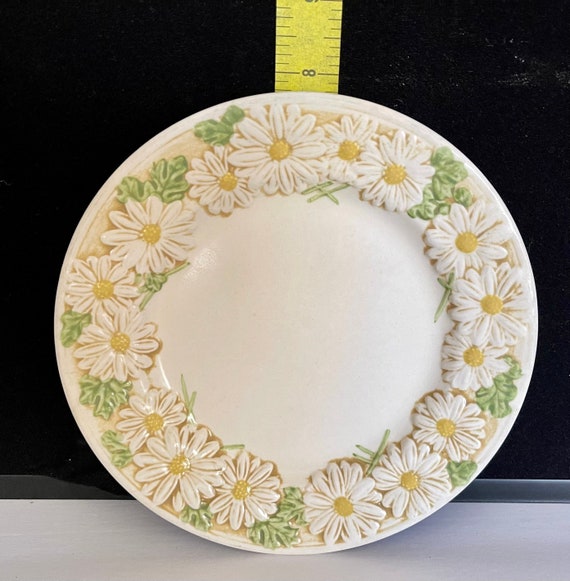 Poppytrail Daisy Plate