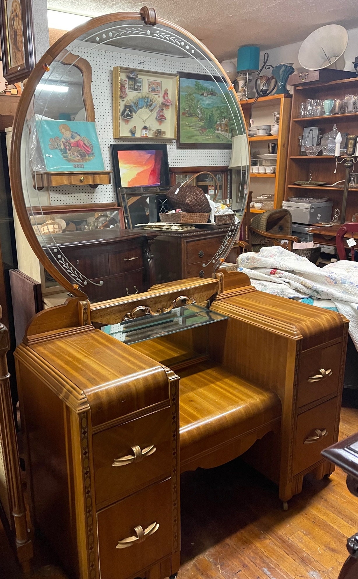 Art Deco Vanity Waterfall with big round mirror