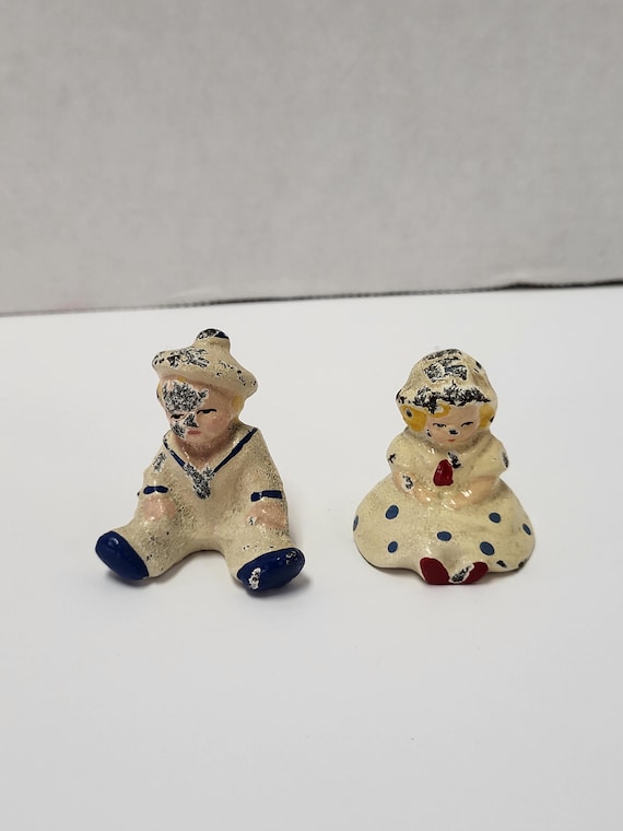 Cast iron figurines