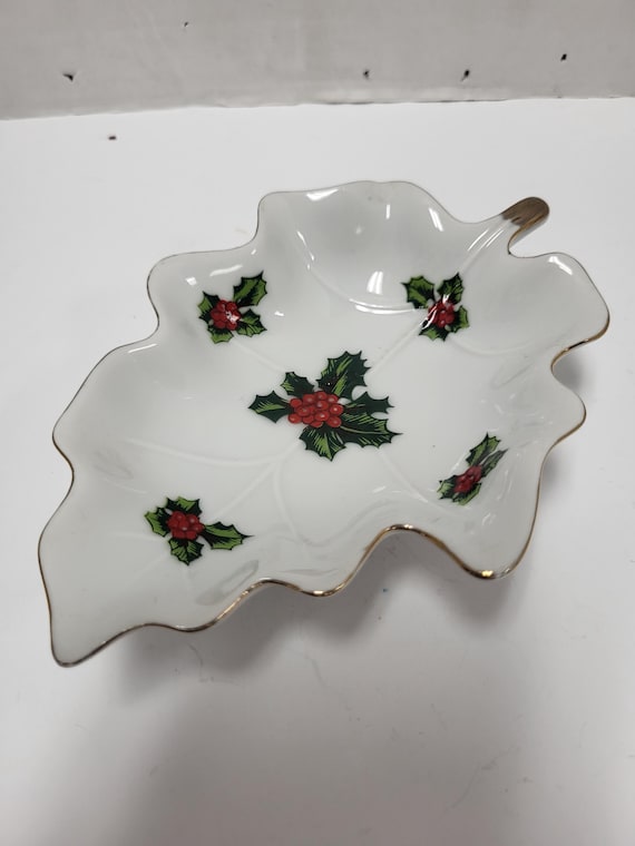 Lefton Holly Berry Leaf Dish