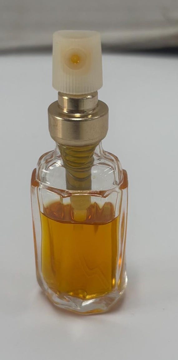 Knowin Estée Lauder Fragrance