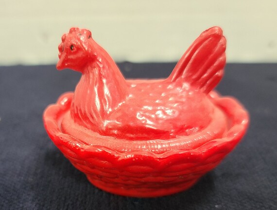 Hen in Basket Red Glass