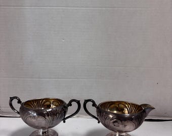 ヴィンテージのプレスガラス製クリーマーとシュガーセット - Etsy 日本