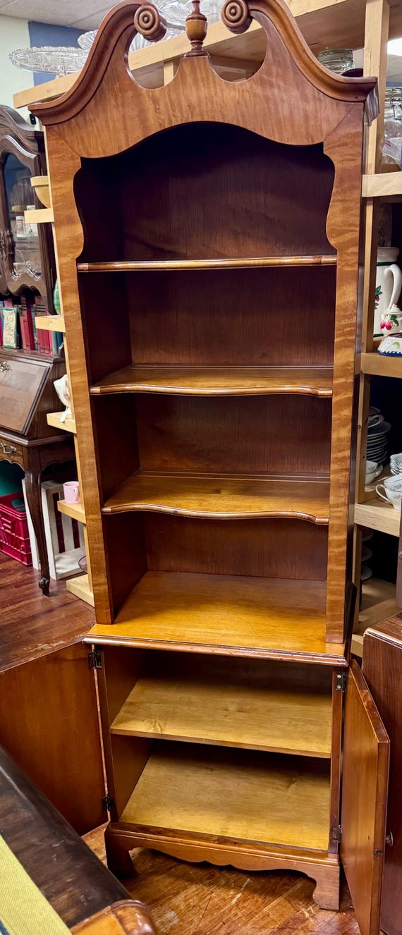 Vintage display shelf