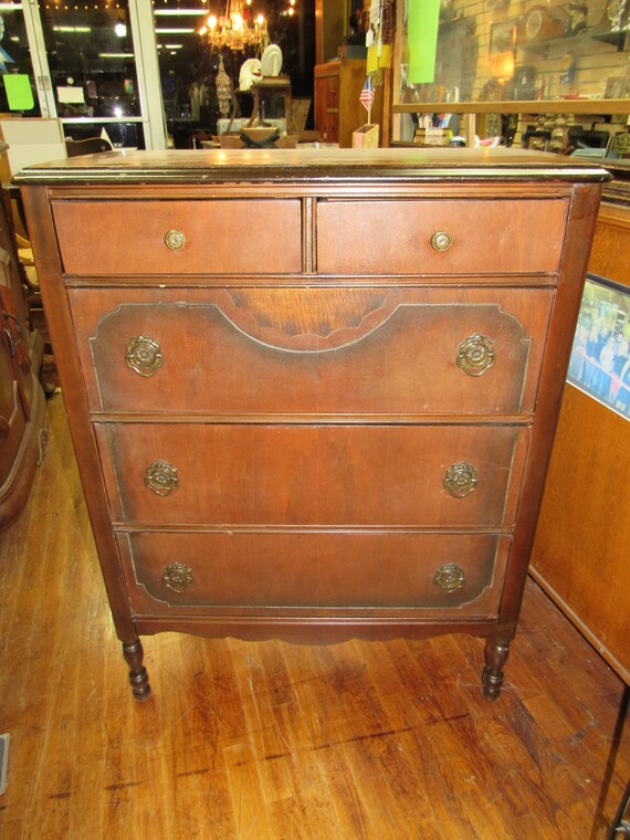 Vintage 1920's dresser