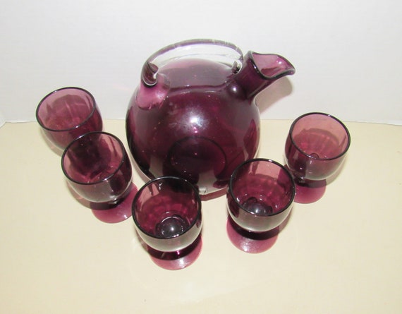 Cambridge purple decanter with five glasses