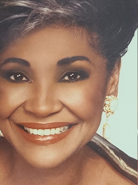Nancy Wilson autographed photo