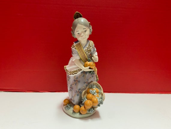 LLADRO Miss Valencia