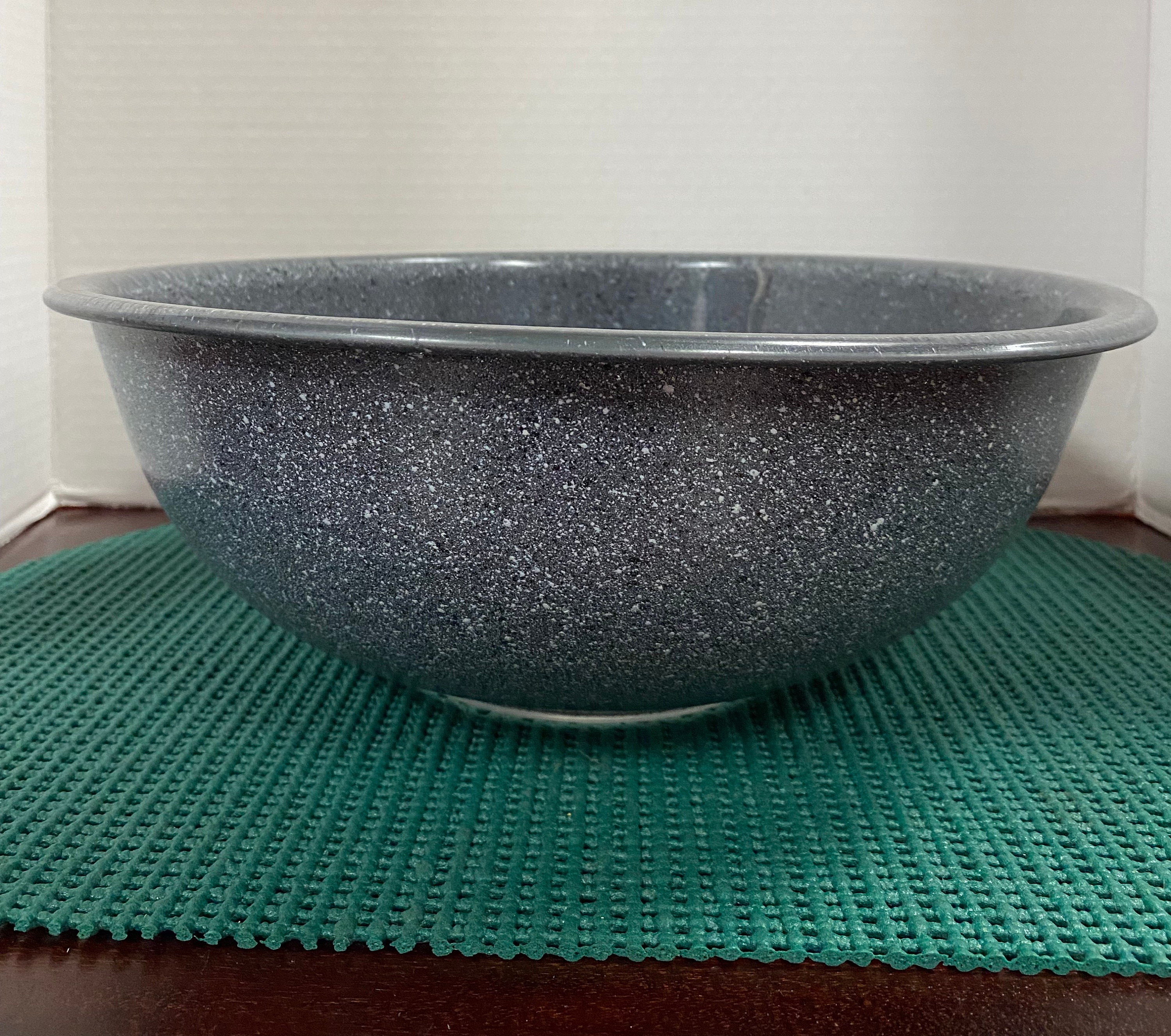 Pyrex Speckled Granite Mixing Bowl