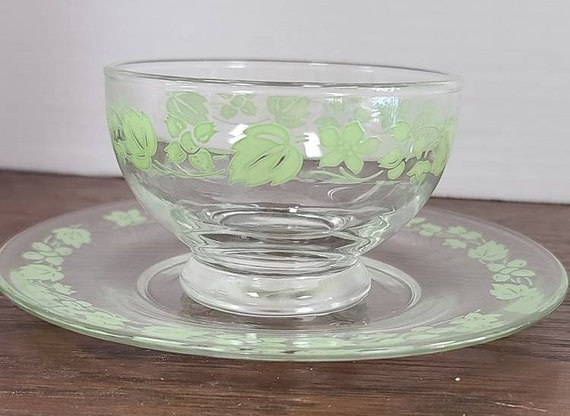 Pyrex Green Gooseberry Sherbet Bowl and plate