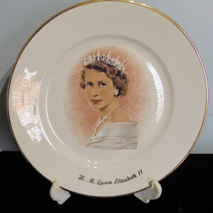 Queen Elizabeth Commemorative Plate image 3