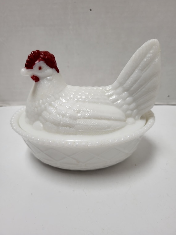 Westmoreland Nesting Hen